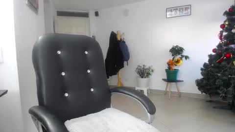 Camila online show from 12/18/25, 12:44