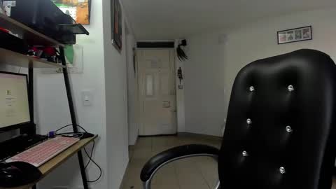 Snapshot of jezabel_purple chatting on 03/26/26, 02:00 Camila online show from 03/26/26, 02:00