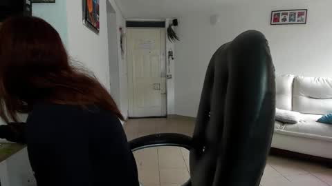Snapshot of jezabel_purple chatting on 05/04/26, 05:31 Camila online show from 05/04/26, 05:31