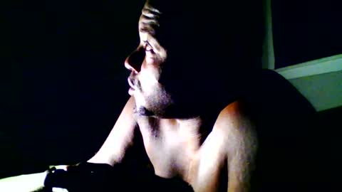 Snapshot of jezone200 chatting on 12/14/25, 01:33 J One 55 online show from 12/14/25, 01:33