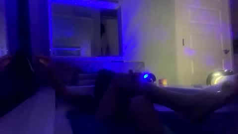 Snapshot of jfargo1990 chatting on 12/14/25, 06:52 Jessica online show from 12/14/25, 06:52