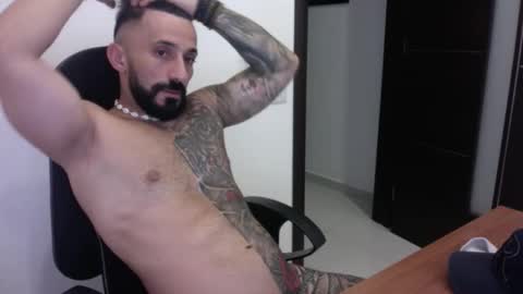 Snapshot of jfenech13071979 chatting on 10/26/25, 09:10 jfenech13071979 online show from 10/26/25, 09:10