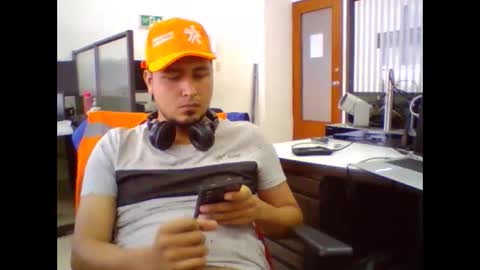 Snapshot of jhacks28 chatting on 09/13/25, 08:41 jhacks28 online show from 09/13/25, 08:41