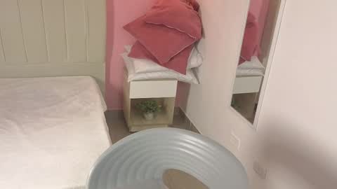 Snapshot of jhan_vassilis chatting on 03/21/26, 12:21 Jhan online show from 03/21/26, 12:21