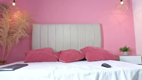 Snapshot of jhan_vassilis chatting on 04/16/26, 09:39 Jhan online show from 04/16/26, 09:39