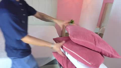 Snapshot of jhan_vassilis chatting on 04/21/26, 04:08 Jhan online show from 04/21/26, 04:08