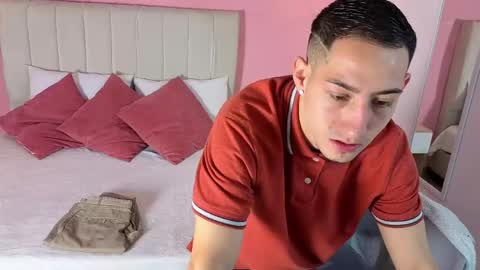 Snapshot of jhan_vassilis chatting on 04/25/26, 03:53 Jhan online show from 04/25/26, 03:53