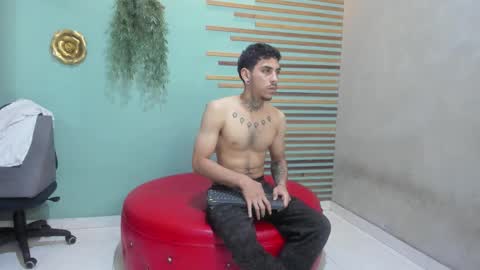 Jharol  online show from 10/31/25, 01:17