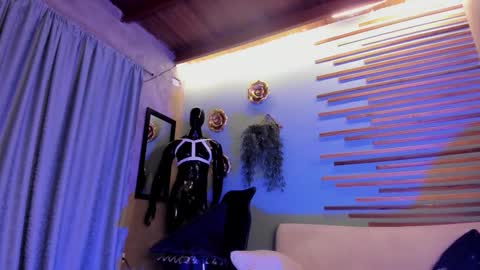 Jharol  online show from 02/11/26, 07:24