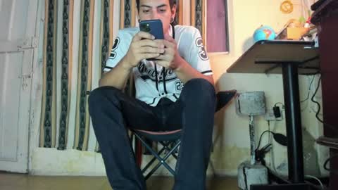 Snapshot of jharol_cardona chatting on 06/19/26, 12:37 Jharol online show from 06/19/26, 12:37