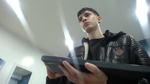 Snapshot of jheampiero chatting on 11/25/25, 12:38 Jheampiero online show from 11/25/25, 12:38