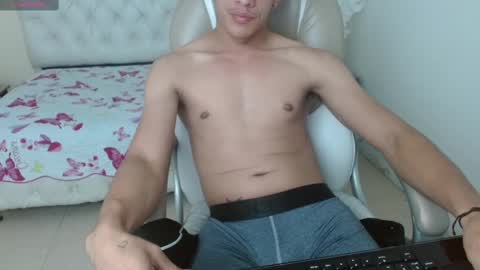 Snapshot of jheidertwink chatting on 12/09/24, 07:06 Jheider R. online show from 12/09/24, 07:06