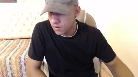 Snapshot of jheidertwink chatting on 12/19/24, 04:02 Jheider R. online show from 12/19/24, 04:02