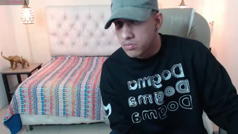 Snapshot of jheidertwink chatting on 12/20/24, 07:22 Jheider R. online show from 12/20/24, 07:22