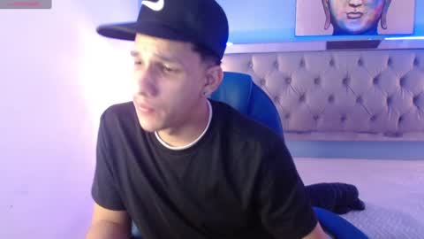 Snapshot of jheidertwink chatting on 01/14/25, 03:22 Jheider R. online show from 01/14/25, 03:22