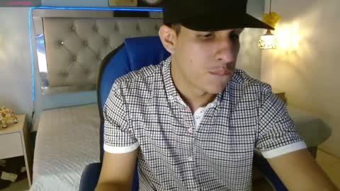 Snapshot of jheidertwink chatting on 02/09/25, 03:32 Jheider R. online show from 02/09/25, 03:32