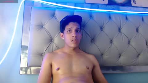 Snapshot of jheidertwink chatting on 02/11/25, 06:30 Jheider R. online show from 02/11/25, 06:30