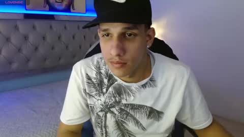 Snapshot of jheidertwink chatting on 02/15/25, 03:52 Jheider R. online show from 02/15/25, 03:52