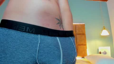 Snapshot of jheidertwink chatting on 09/26/25, 01:26 Jheider R. online show from 09/26/25, 01:26