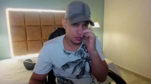 Snapshot of jheidertwink chatting on 09/30/25, 12:32 Jheider R. online show from 09/30/25, 12:32