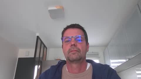 Snapshot of jhmec44000 chatting on 04/01/26, 10:05 jhmec44000 online show from 04/01/26, 10:05
