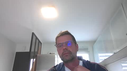 Snapshot of jhmec44000 chatting on 04/21/26, 07:03 jhmec44000 online show from 04/21/26, 07:03