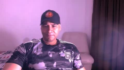 En moreno online show from 11/28/25, 09:28