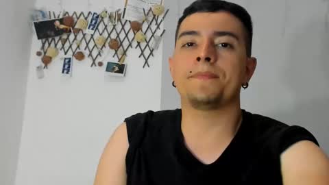 Snapshot of jhoan_saenz chatting on 02/27/25, 05:13 Jhoan Saenz online show from 02/27/25, 05:13