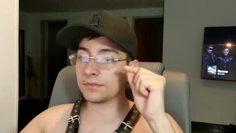 Snapshot of jhoan_saenz chatting on 09/15/25, 04:12 Jhoan Saenz online show from 09/15/25, 04:12