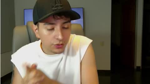 Snapshot of jhoan_saenz chatting on 10/08/25, 01:36 Jhoan Saenz online show from 10/08/25, 01:36