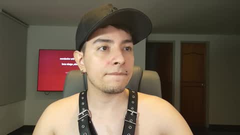 Snapshot of jhoan_saenz chatting on 10/11/25, 05:39 Jhoan Saenz online show from 10/11/25, 05:39