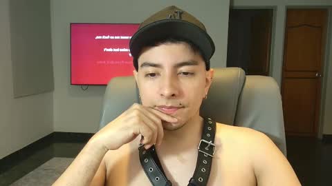 Snapshot of jhoan_saenz chatting on 10/17/25, 03:31 Jhoan Saenz online show from 10/17/25, 03:31