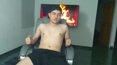 Snapshot of jhoan_saenz chatting on 10/18/25, 06:48 Jhoan Saenz online show from 10/18/25, 06:48