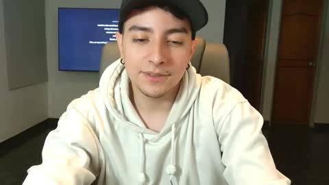 Snapshot of jhoan_saenz chatting on 10/23/25, 03:50 Jhoan Saenz online show from 10/23/25, 03:50