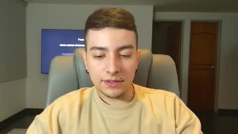 Snapshot of jhoan_saenz chatting on 10/24/25, 03:25 Jhoan Saenz online show from 10/24/25, 03:25