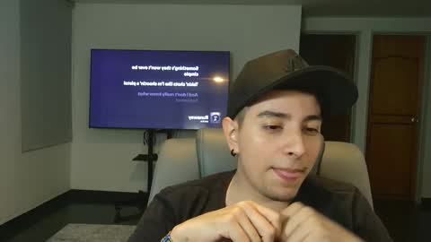 Snapshot of jhoan_saenz chatting on 10/29/25, 05:10 Jhoan Saenz online show from 10/29/25, 05:10