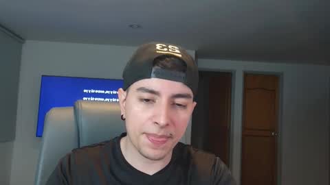 Snapshot of jhoan_saenz chatting on 11/07/25, 12:32 Jhoan Saenz online show from 11/07/25, 12:32