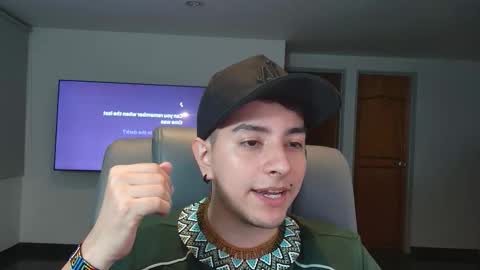 Snapshot of jhoan_saenz chatting on 11/08/25, 01:39 Jhoan Saenz online show from 11/08/25, 01:39