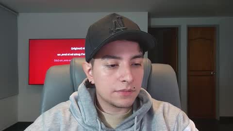 Snapshot of jhoan_saenz chatting on 11/16/25, 03:56 Jhoan Saenz online show from 11/16/25, 03:56