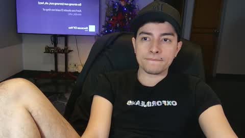 Snapshot of jhoan_saenz chatting on 11/18/25, 04:39 Jhoan Saenz online show from 11/18/25, 04:39