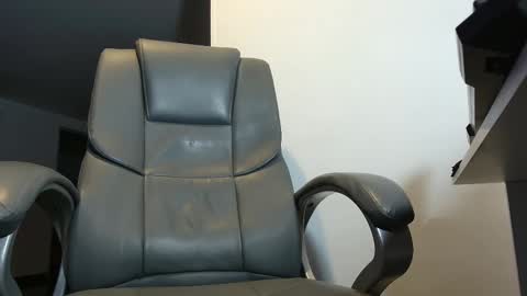 Snapshot of jhoan_saenz chatting on 11/23/25, 11:26 Jhoan Saenz online show from 11/23/25, 11:26