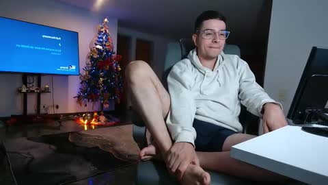 Snapshot of jhoan_saenz chatting on 11/28/25, 04:37 Jhoan Saenz online show from 11/28/25, 04:37