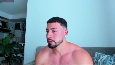 Snapshot of jhojansthetics chatting on 04/12/26, 09:31 Jhojan Strong online show from 04/12/26, 09:31