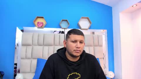 jhon_and_catalina online show from 10/21/25, 12:28