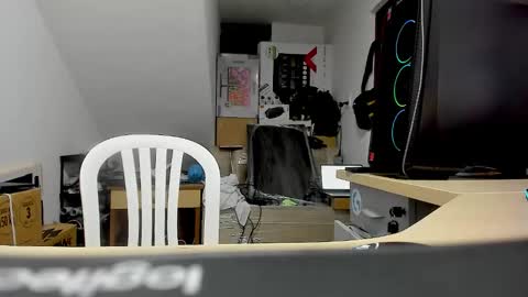 Snapshot of jhonatan_morales_s chatting on 10/17/25, 05:21 jhonatan_morales_s online show from 10/17/25, 05:21