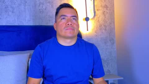 jhonatan_morales_s online show from 12/17/25, 01:44