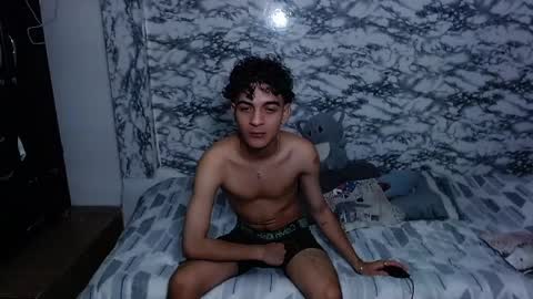 Snapshot of jhonay__cute chatting on 03/31/26, 04:35 jhonay__cute online show from 03/31/26, 04:35