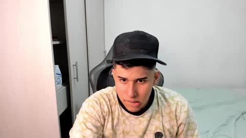 jhonny_dickm online show from 10/26/25, 08:04