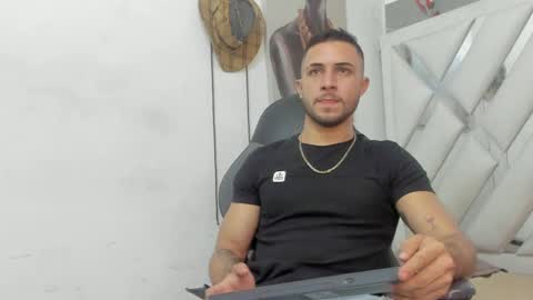 jhonny online show from 02/10/25, 03:57