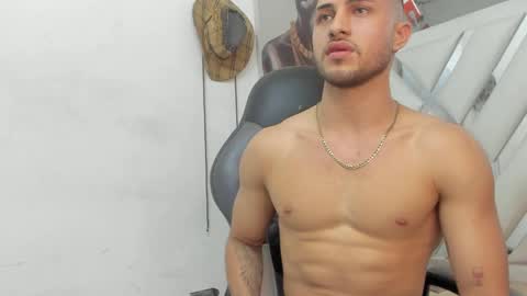 jhonny online show from 02/10/25, 07:04